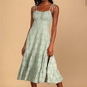 Light green midi dress, size small. Unworn with tags!